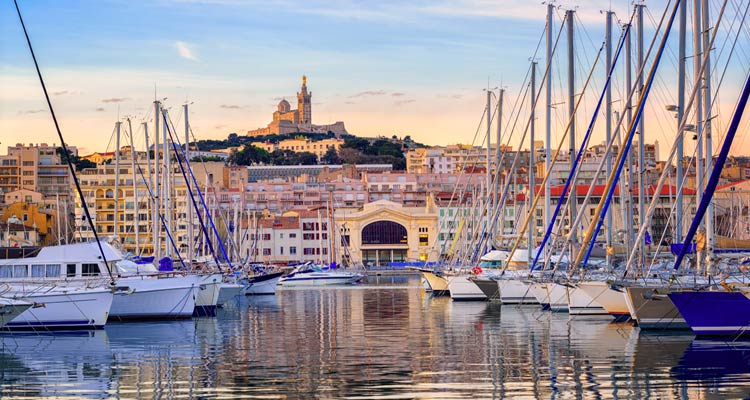 Immobilier Bilan 2022 et perspectives 2023, Vue sur le port de Marseille