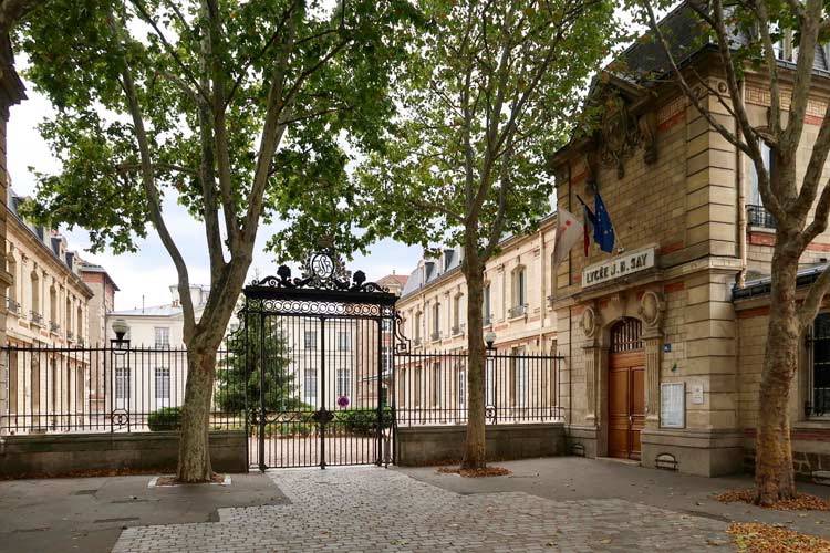 À PROXIMITÉ D’UN LYCÉE COTÉ Un critère qui coûte cher ?